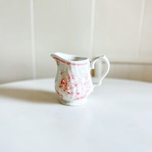Queens Chelsea Toile Red Transferware Creamer ❤️